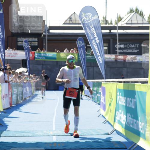09.08.2026 - GEWOBA Citytriathlon Bremen Yannick Fuchs http://msf.ph/oto/9941591 09.08.2026 13:59:03 Ziel 696, 850 meine-sportfotos.de