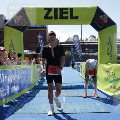09.08.2026 - GEWOBA Citytriathlon Bremen Yannick Fuchs http://msf.ph/oto/9941598 09.08.2026 13:59:10 Ziel 696 meine-sportfotos.de