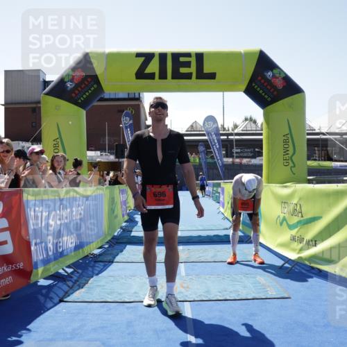 09.08.2026 - GEWOBA Citytriathlon Bremen Yannick Fuchs http://msf.ph/oto/9941599 09.08.2026 13:59:10 Ziel 696 meine-sportfotos.de