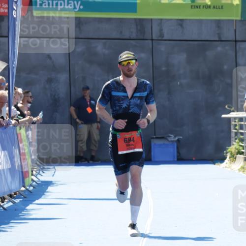 09.08.2026 - GEWOBA Citytriathlon Bremen Yannick Fuchs http://msf.ph/oto/9941601 09.08.2026 13:59:14 Ziel 694 meine-sportfotos.de