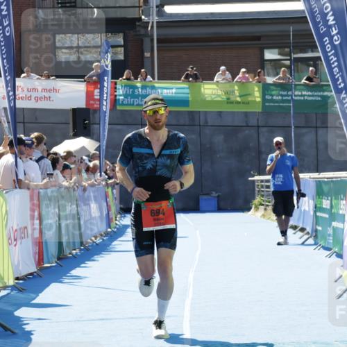 09.08.2026 - GEWOBA Citytriathlon Bremen Yannick Fuchs http://msf.ph/oto/9941605 09.08.2026 13:59:17 Ziel 694 meine-sportfotos.de