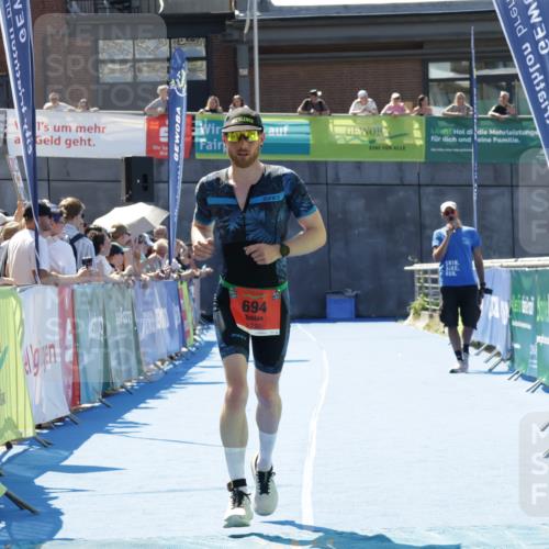09.08.2026 - GEWOBA Citytriathlon Bremen Yannick Fuchs http://msf.ph/oto/9941606 09.08.2026 13:59:17 Ziel 694 meine-sportfotos.de