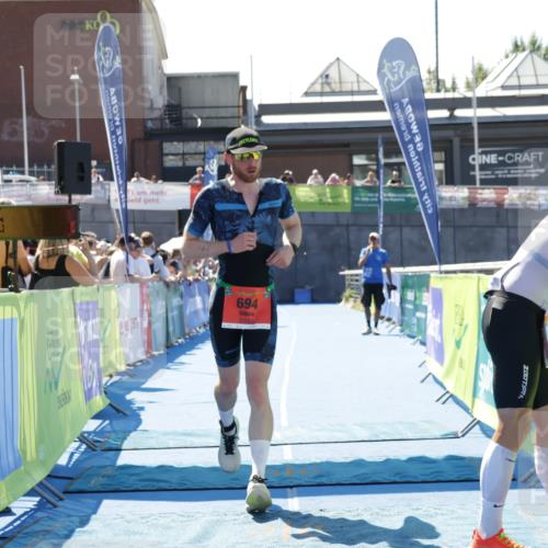 09.08.2026 - GEWOBA Citytriathlon Bremen Yannick Fuchs http://msf.ph/oto/9941608 09.08.2026 13:59:18 Ziel 694 meine-sportfotos.de