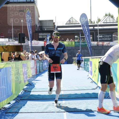 09.08.2026 - GEWOBA Citytriathlon Bremen Yannick Fuchs http://msf.ph/oto/9941609 09.08.2026 13:59:19 Ziel 694 meine-sportfotos.de