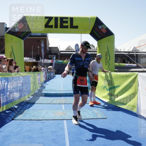 09.08.2026 - GEWOBA Citytriathlon Bremen Yannick Fuchs http://msf.ph/oto/9941614 09.08.2026 13:59:20 Ziel 694 meine-sportfotos.de