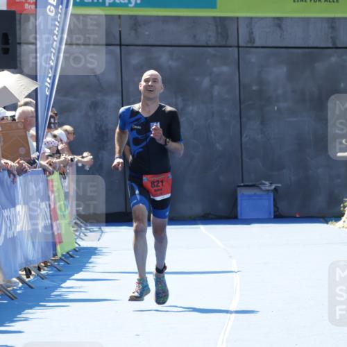 09.08.2026 - GEWOBA Citytriathlon Bremen Yannick Fuchs http://msf.ph/oto/9941618 09.08.2026 13:59:34 Ziel 821 meine-sportfotos.de