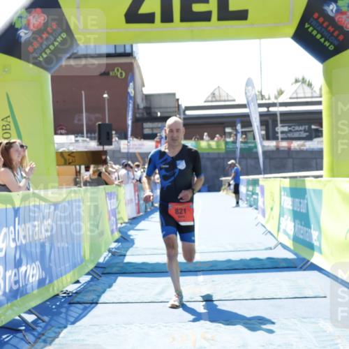 09.08.2026 - GEWOBA Citytriathlon Bremen Yannick Fuchs http://msf.ph/oto/9941622 09.08.2026 13:59:39 Ziel 821 meine-sportfotos.de