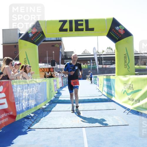 09.08.2026 - GEWOBA Citytriathlon Bremen Yannick Fuchs http://msf.ph/oto/9941623 09.08.2026 13:59:39 Ziel 821 meine-sportfotos.de