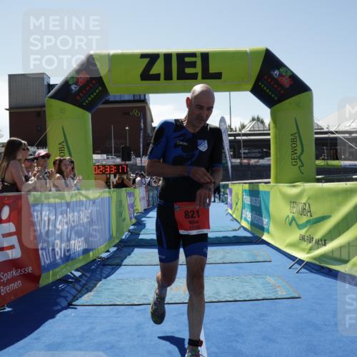 09.08.2026 - GEWOBA Citytriathlon Bremen Yannick Fuchs http://msf.ph/oto/9941627 09.08.2026 13:59:40 Ziel 821 meine-sportfotos.de