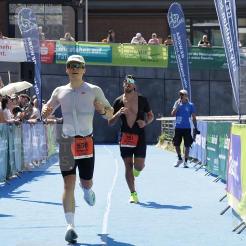 09.08.2026 - GEWOBA Citytriathlon Bremen Yannick Fuchs http://msf.ph/oto/9941629 09.08.2026 14:00:02 Ziel 556, 701 meine-sportfotos.de
