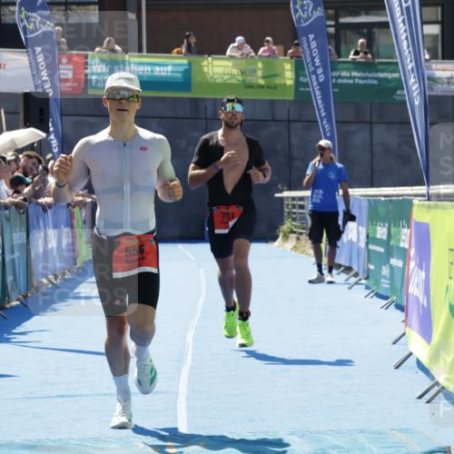 09.08.2026 - GEWOBA Citytriathlon Bremen Yannick Fuchs http://msf.ph/oto/9941630 09.08.2026 14:00:03 Ziel 556, 701 meine-sportfotos.de