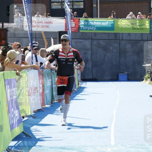 09.08.2026 - GEWOBA Citytriathlon Bremen Yannick Fuchs http://msf.ph/oto/9941644 09.08.2026 14:00:29 Ziel 764 meine-sportfotos.de