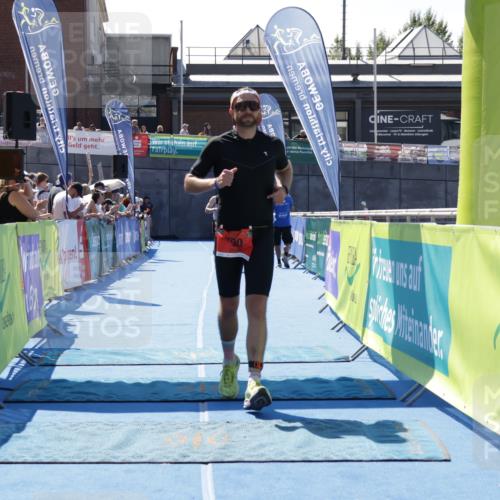 09.08.2026 - GEWOBA Citytriathlon Bremen Yannick Fuchs http://msf.ph/oto/9941660 09.08.2026 14:00:56 Ziel 588, 700 meine-sportfotos.de