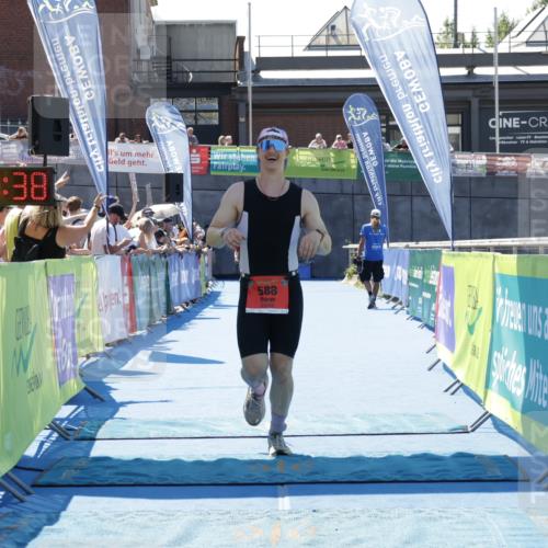 09.08.2026 - GEWOBA Citytriathlon Bremen Yannick Fuchs http://msf.ph/oto/9941666 09.08.2026 14:01:01 Ziel 588 meine-sportfotos.de