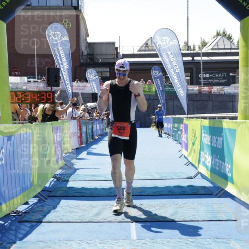 09.08.2026 - GEWOBA Citytriathlon Bremen Yannick Fuchs http://msf.ph/oto/9941669 09.08.2026 14:01:02 Ziel 588 meine-sportfotos.de