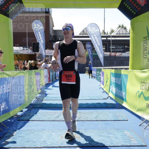 09.08.2026 - GEWOBA Citytriathlon Bremen Yannick Fuchs http://msf.ph/oto/9941673 09.08.2026 14:01:03 Ziel 588 meine-sportfotos.de