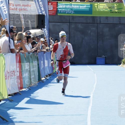 09.08.2026 - GEWOBA Citytriathlon Bremen Yannick Fuchs http://msf.ph/oto/9941674 09.08.2026 14:01:07 Ziel 1001, 1001 meine-sportfotos.de