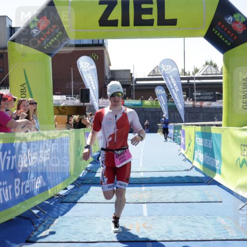 09.08.2026 - GEWOBA Citytriathlon Bremen Yannick Fuchs http://msf.ph/oto/9941678 09.08.2026 14:01:11 Ziel 1001, 1001 meine-sportfotos.de