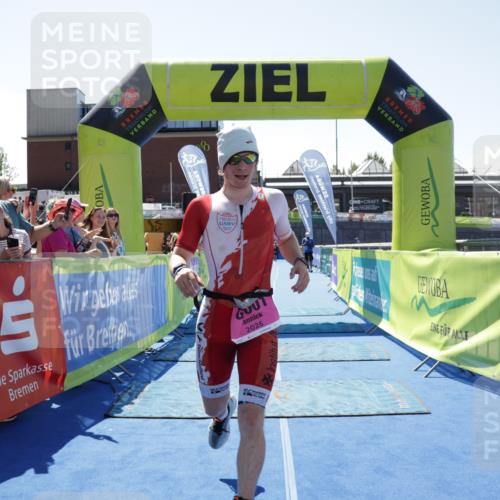 09.08.2026 - GEWOBA Citytriathlon Bremen Yannick Fuchs http://msf.ph/oto/9941680 09.08.2026 14:01:11 Ziel 1001, 1001 meine-sportfotos.de
