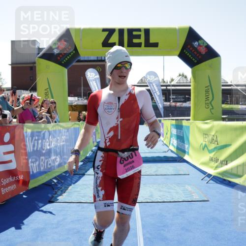 09.08.2026 - GEWOBA Citytriathlon Bremen Yannick Fuchs http://msf.ph/oto/9941681 09.08.2026 14:01:12 Ziel 674, 1001, 1001 meine-sportfotos.de