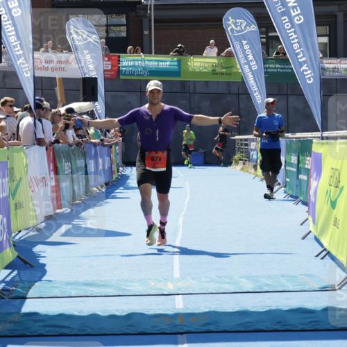 09.08.2026 - GEWOBA Citytriathlon Bremen Yannick Fuchs http://msf.ph/oto/9941685 09.08.2026 14:01:17 Ziel 674, 761 meine-sportfotos.de