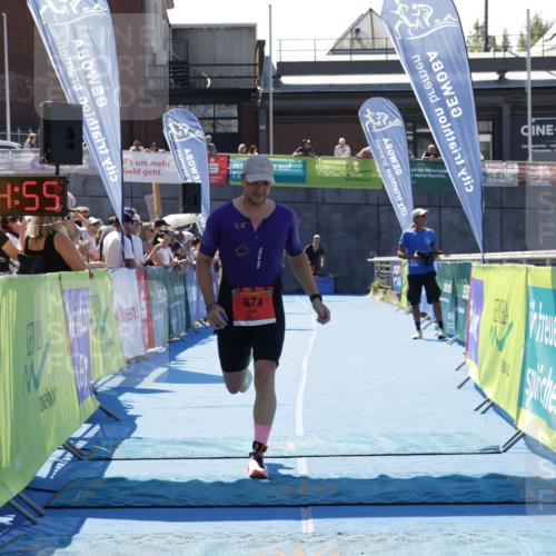 09.08.2026 - GEWOBA Citytriathlon Bremen Yannick Fuchs http://msf.ph/oto/9941687 09.08.2026 14:01:18 Ziel 674, 761 meine-sportfotos.de