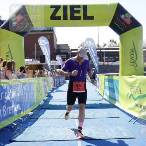 09.08.2026 - GEWOBA Citytriathlon Bremen Yannick Fuchs http://msf.ph/oto/9941690 09.08.2026 14:01:19 Ziel 674, 761 meine-sportfotos.de