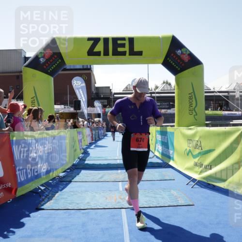 09.08.2026 - GEWOBA Citytriathlon Bremen Yannick Fuchs http://msf.ph/oto/9941692 09.08.2026 14:01:19 Ziel 674, 761 meine-sportfotos.de