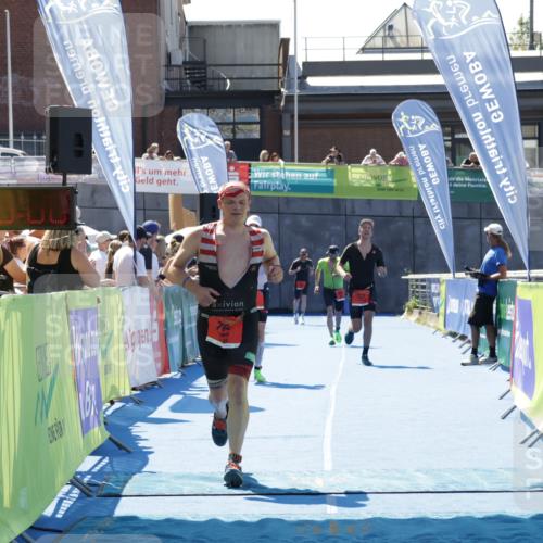 09.08.2026 - GEWOBA Citytriathlon Bremen Yannick Fuchs http://msf.ph/oto/9941695 09.08.2026 14:01:23 Ziel 723, 761, 777 meine-sportfotos.de