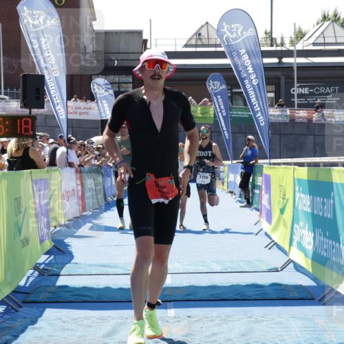 09.08.2026 - GEWOBA Citytriathlon Bremen Yannick Fuchs http://msf.ph/oto/9941718 09.08.2026 14:01:41 Ziel 584, 631, 1158 meine-sportfotos.de