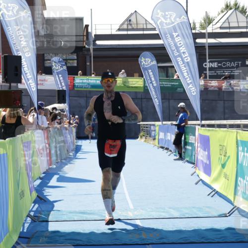 09.08.2026 - GEWOBA Citytriathlon Bremen Yannick Fuchs http://msf.ph/oto/9941738 09.08.2026 14:01:55 Ziel 666 meine-sportfotos.de