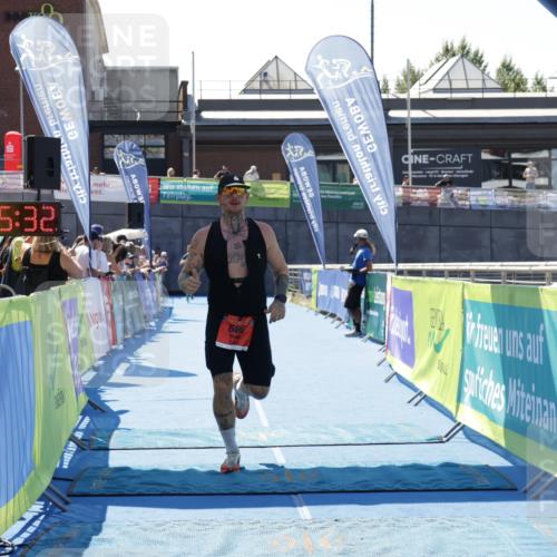09.08.2026 - GEWOBA Citytriathlon Bremen Yannick Fuchs http://msf.ph/oto/9941739 09.08.2026 14:01:55 Ziel 666 meine-sportfotos.de