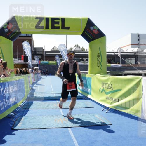 09.08.2026 - GEWOBA Citytriathlon Bremen Yannick Fuchs http://msf.ph/oto/9941742 09.08.2026 14:01:56 Ziel 666 meine-sportfotos.de