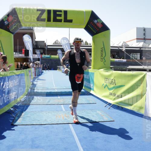 09.08.2026 - GEWOBA Citytriathlon Bremen Yannick Fuchs http://msf.ph/oto/9941743 09.08.2026 14:01:57 Ziel 666 meine-sportfotos.de