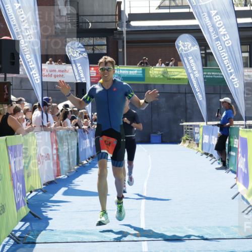 09.08.2026 - GEWOBA Citytriathlon Bremen Yannick Fuchs http://msf.ph/oto/9941746 09.08.2026 14:02:03 Ziel 624, 979 meine-sportfotos.de