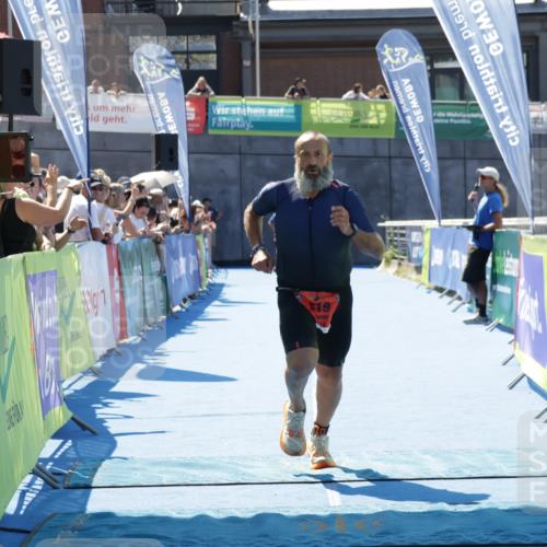 09.08.2026 - GEWOBA Citytriathlon Bremen Yannick Fuchs http://msf.ph/oto/9941764 09.08.2026 14:02:22 Ziel 819 meine-sportfotos.de