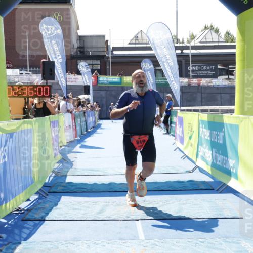 09.08.2026 - GEWOBA Citytriathlon Bremen Yannick Fuchs http://msf.ph/oto/9941767 09.08.2026 14:02:23 Ziel 819 meine-sportfotos.de