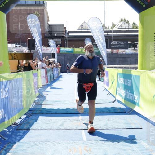09.08.2026 - GEWOBA Citytriathlon Bremen Yannick Fuchs http://msf.ph/oto/9941768 09.08.2026 14:02:23 Ziel 819 meine-sportfotos.de
