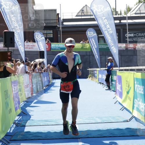 09.08.2026 - GEWOBA Citytriathlon Bremen Yannick Fuchs http://msf.ph/oto/9941779 09.08.2026 14:02:32 Ziel 629 meine-sportfotos.de