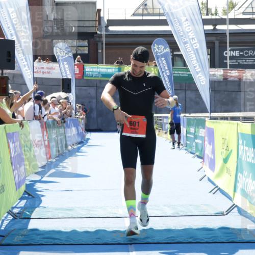 09.08.2026 - GEWOBA Citytriathlon Bremen Yannick Fuchs http://msf.ph/oto/9941803 09.08.2026 14:02:53 Ziel 691 meine-sportfotos.de