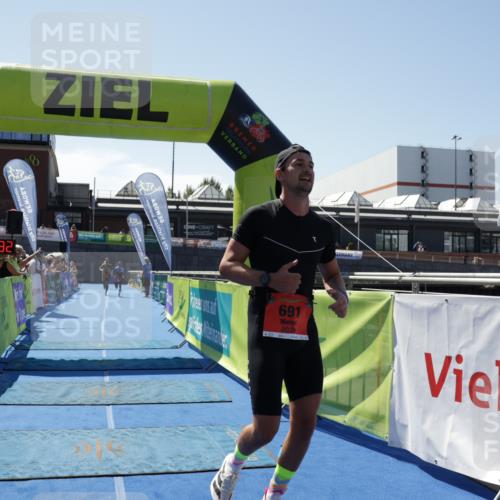 09.08.2026 - GEWOBA Citytriathlon Bremen Yannick Fuchs http://msf.ph/oto/9941806 09.08.2026 14:02:55 Ziel 569, 612, 691 meine-sportfotos.de