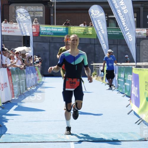 09.08.2026 - GEWOBA Citytriathlon Bremen Yannick Fuchs http://msf.ph/oto/9941812 09.08.2026 14:02:59 Ziel 569, 612, 849 meine-sportfotos.de