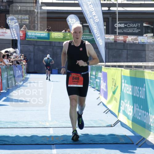 09.08.2026 - GEWOBA Citytriathlon Bremen Yannick Fuchs http://msf.ph/oto/9941823 09.08.2026 14:03:05 Ziel 612, 849 meine-sportfotos.de