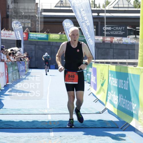 09.08.2026 - GEWOBA Citytriathlon Bremen Yannick Fuchs http://msf.ph/oto/9941824 09.08.2026 14:03:05 Ziel 612, 849 meine-sportfotos.de