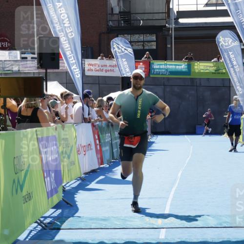 09.08.2026 - GEWOBA Citytriathlon Bremen Yannick Fuchs http://msf.ph/oto/9941831 09.08.2026 14:03:11 Ziel 651 meine-sportfotos.de