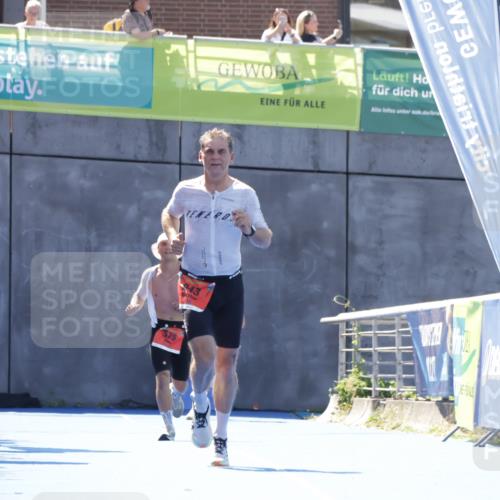 09.08.2026 - GEWOBA Citytriathlon Bremen Yannick Fuchs http://msf.ph/oto/9941835 09.08.2026 14:04:28 Ziel 843 meine-sportfotos.de