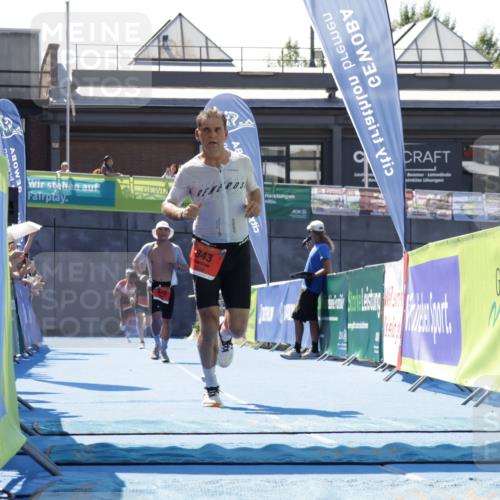 09.08.2026 - GEWOBA Citytriathlon Bremen Yannick Fuchs http://msf.ph/oto/9941838 09.08.2026 14:04:32 Ziel 843 meine-sportfotos.de