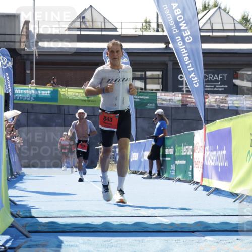09.08.2026 - GEWOBA Citytriathlon Bremen Yannick Fuchs http://msf.ph/oto/9941839 09.08.2026 14:04:32 Ziel 843 meine-sportfotos.de