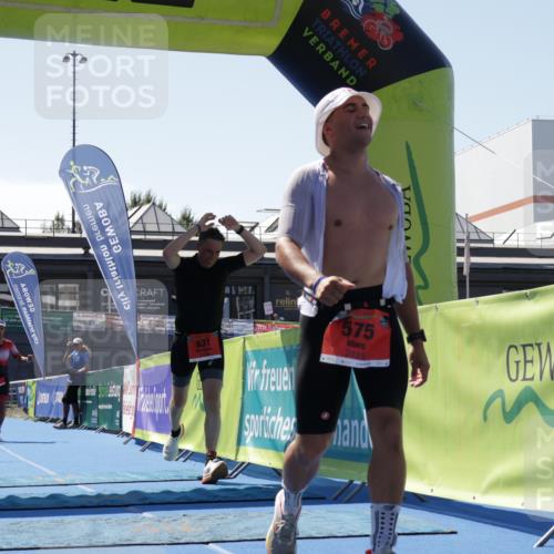 09.08.2026 - GEWOBA Citytriathlon Bremen Yannick Fuchs http://msf.ph/oto/9941849 09.08.2026 14:04:40 Ziel 575, 746, 831 meine-sportfotos.de
