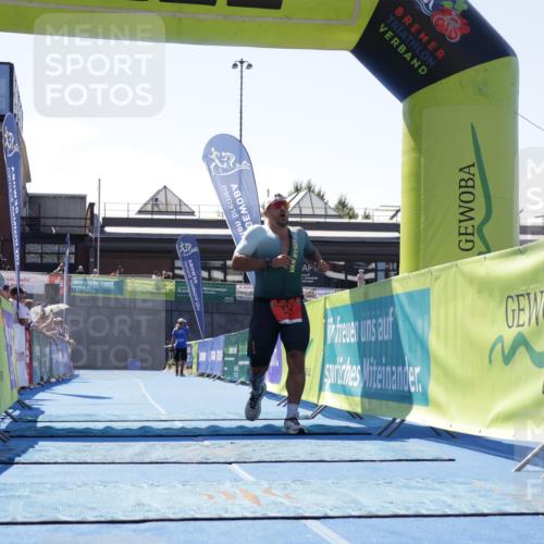 09.08.2026 - GEWOBA Citytriathlon Bremen Yannick Fuchs http://msf.ph/oto/9941871 09.08.2026 14:05:26 Ziel 712 meine-sportfotos.de